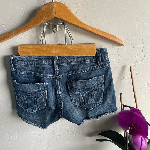 Miley Cyrus Max Azria Denim Shorts Size 3 - Picture 3 of 5